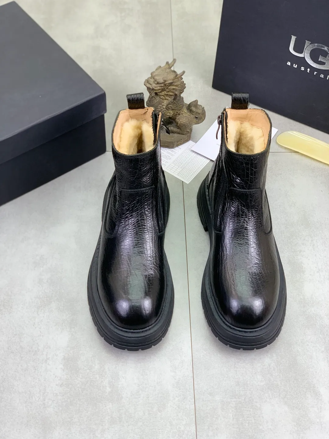 Men's men's shoes 💰P660 New arrival 🆕🆕🆕 IUGGI Men's British retro Martin boots Winter new men's outdoor hiking boots First layer of cowhide on the outside and wool on the inside Comfortable and warm Rubber sole sole Non-slip and firm Trendy and fashionable Casual and versatile Size: 38-44 (45 customized) Color: three colors